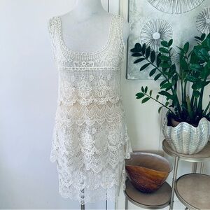 Stunning and  very elegant Solitaire Ivory 100% crochet 2 pieces set size L